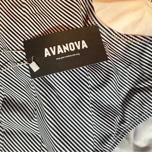 High-Waisted Black and White Stripe Bikini - Picture 2 of 8